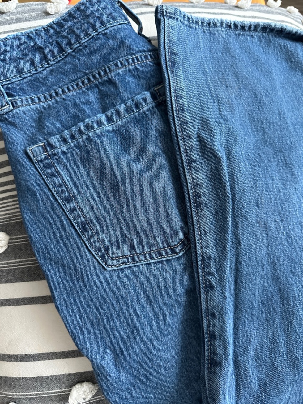 Hollister Ultra High Rise Baggy Women’s Jeans in Classic Blue Denim